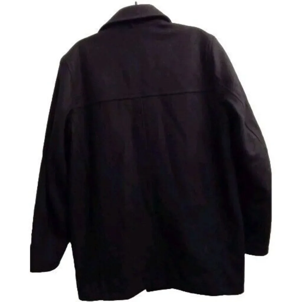 Tommy Hilfiger command attention
